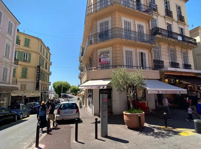 2p 40m2 -cannes Centre- Palais Des Festivals - *